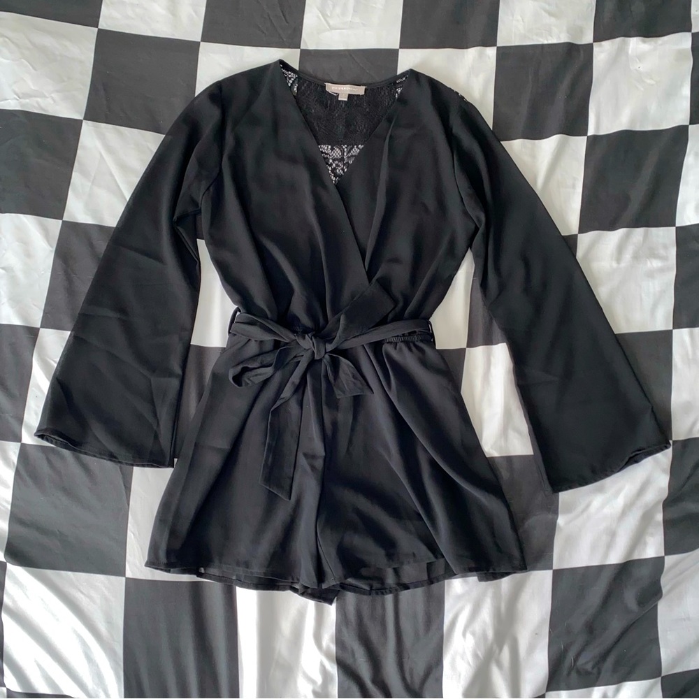 Cute black romper NWOT